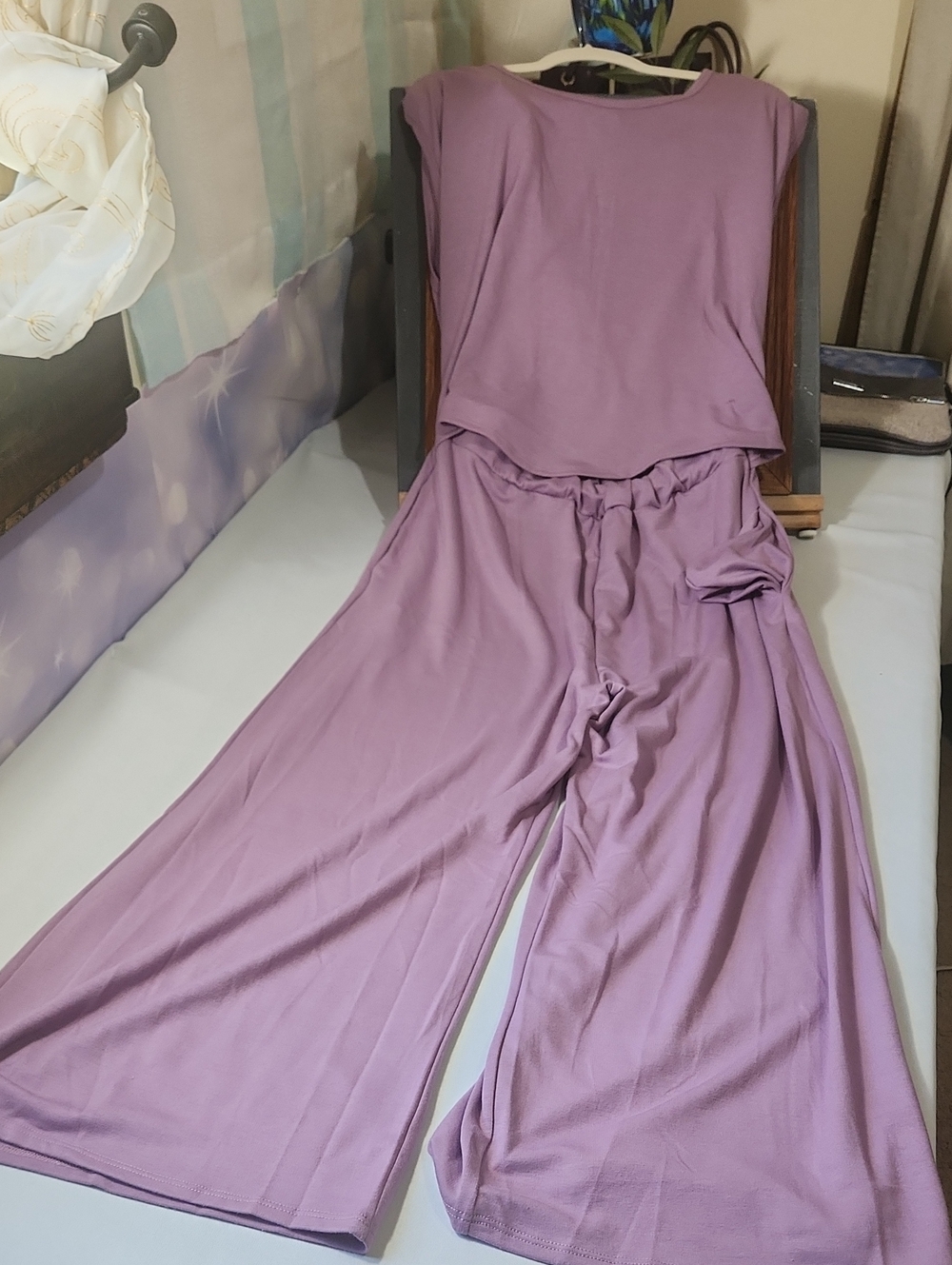 Lavender Wide-Leg Sleeveless Jumpsuit Ooen Gap Front, V Neck Back
